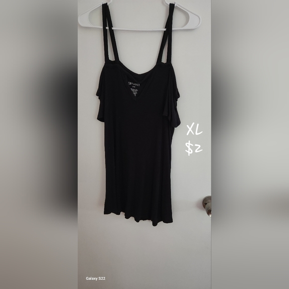 Clothes - Picture 6 of 16